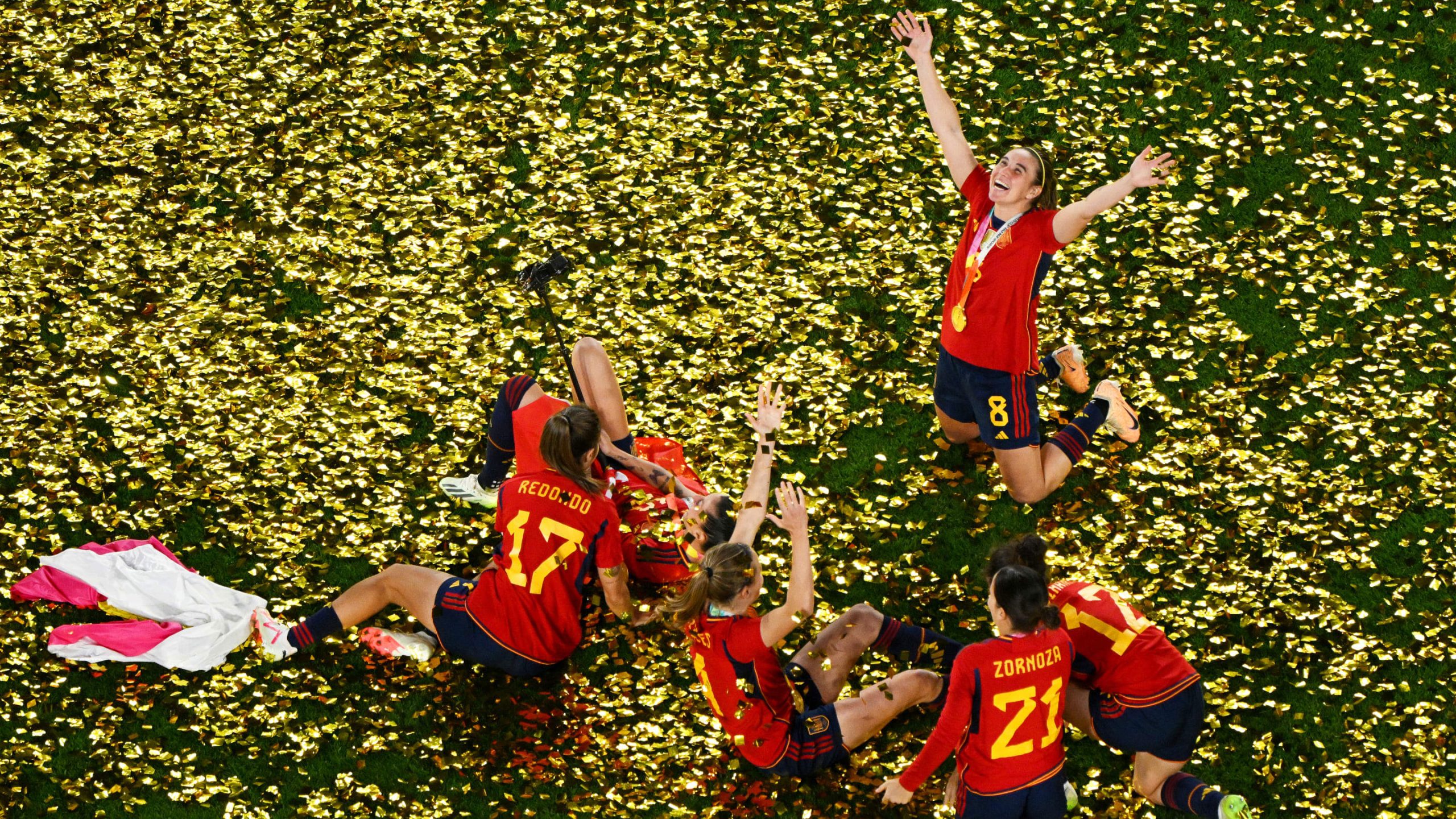 The Spanish team celebrate the World Cup.